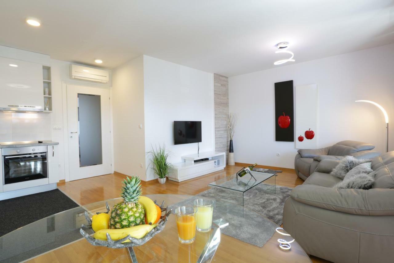 Apartment Rio โปดสตรานา ภายนอก รูปภาพ
