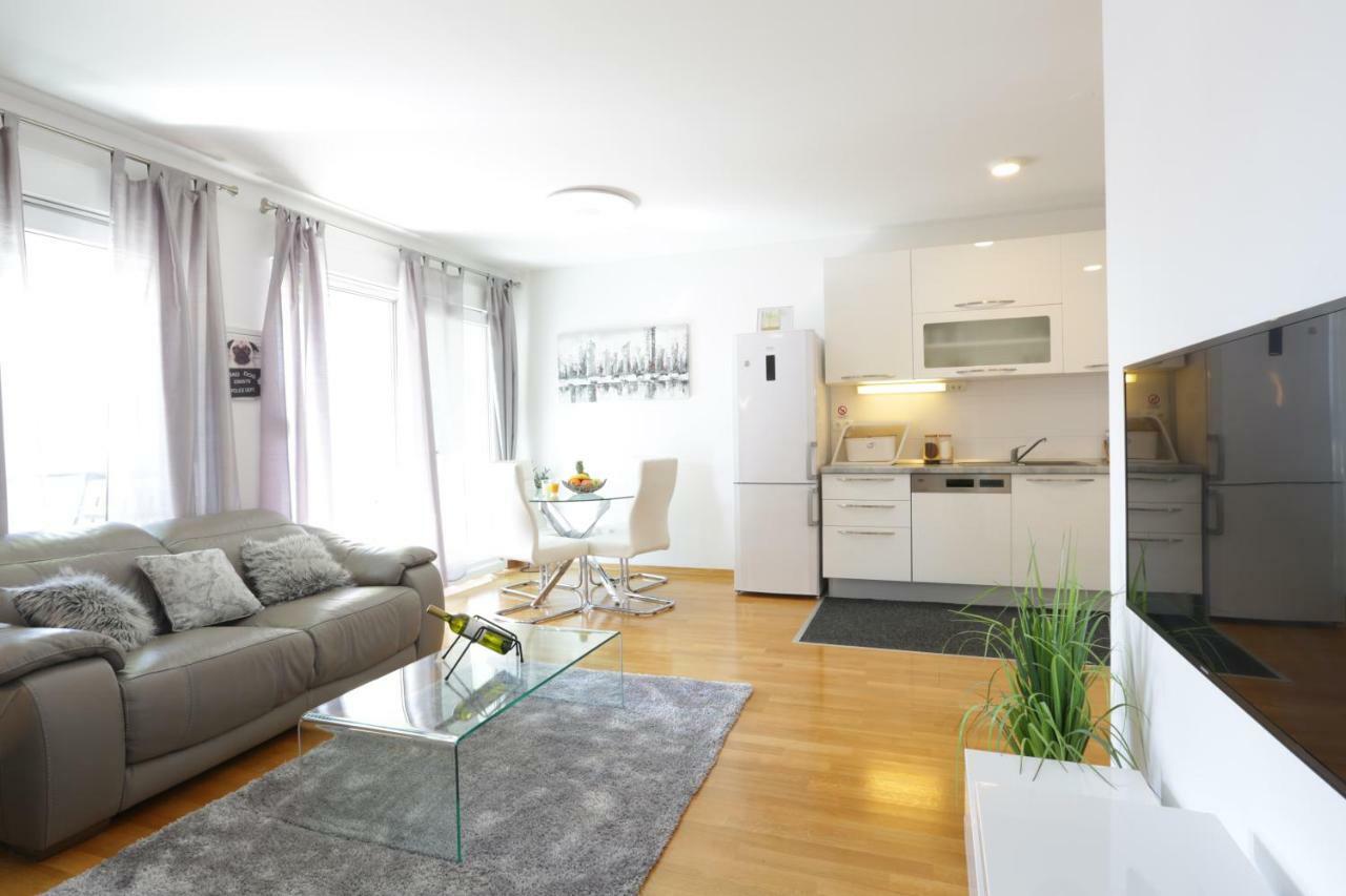 Apartment Rio โปดสตรานา ภายนอก รูปภาพ